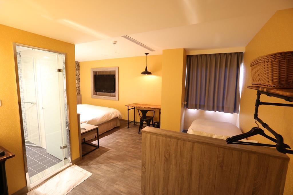 Central Hotel Taoyuan Exterior photo